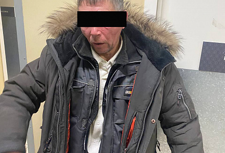 Спешащий дедушка напугал продавщицу